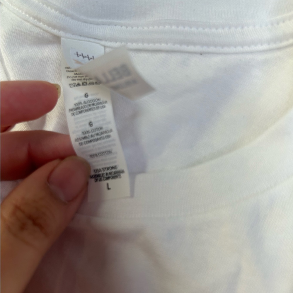 Boutique White Cotton Graphic Tee - Picture 5 of 10